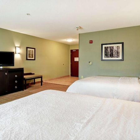 Hampton Inn & Suites Detroit-Canton Exterior photo