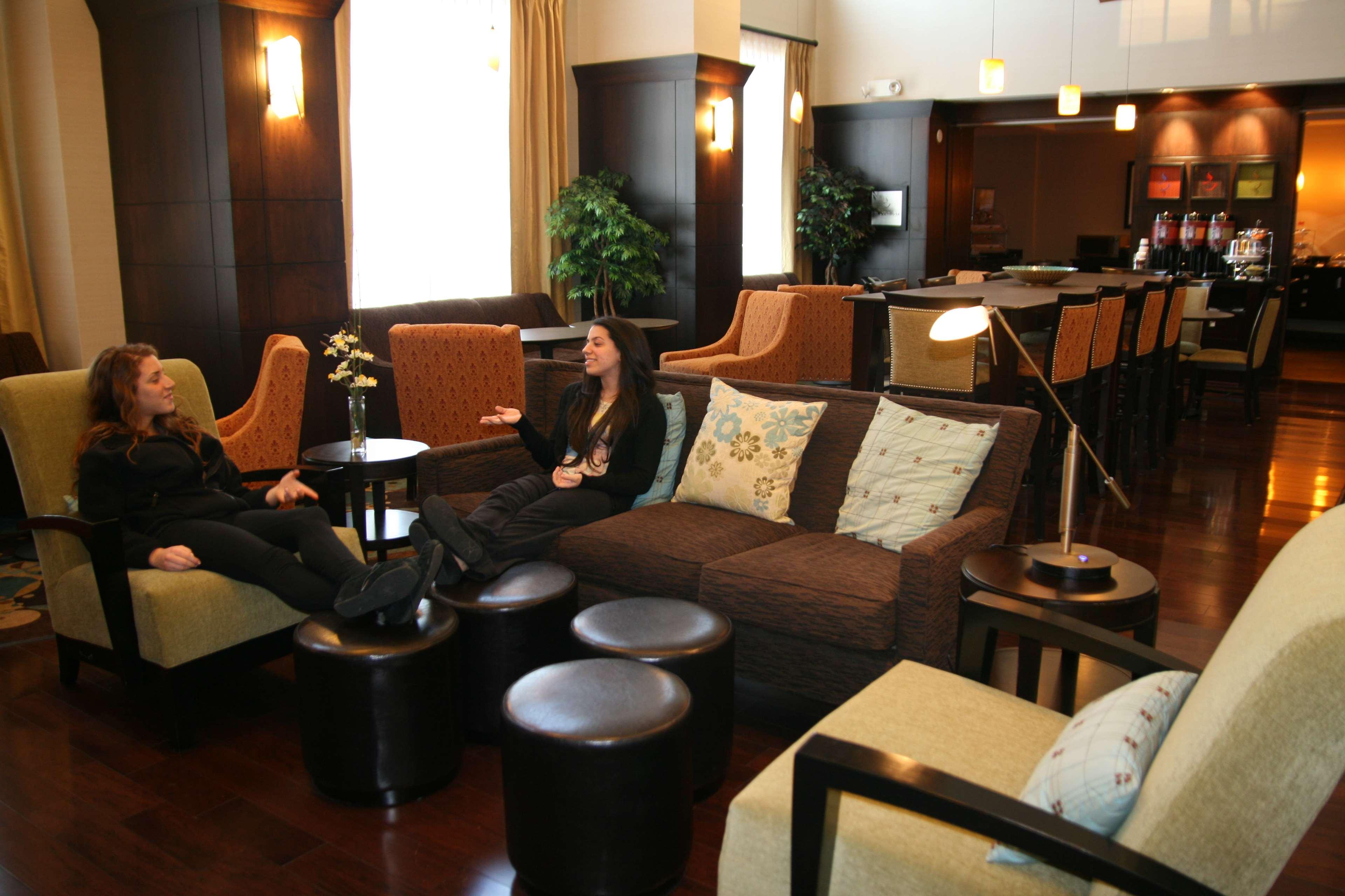 Hampton Inn & Suites Detroit-Canton Restaurant photo