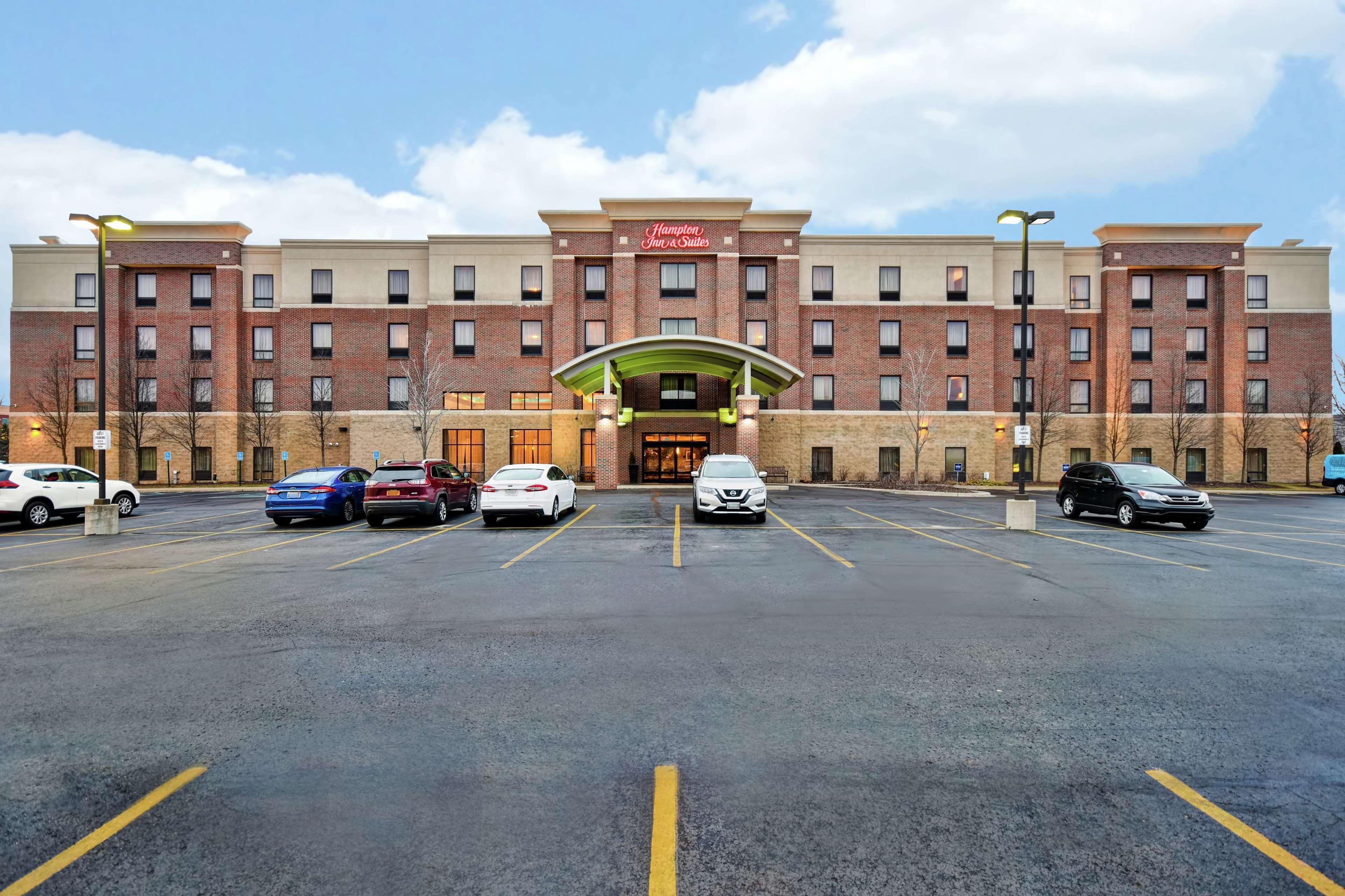 Hampton Inn & Suites Detroit-Canton Exterior photo