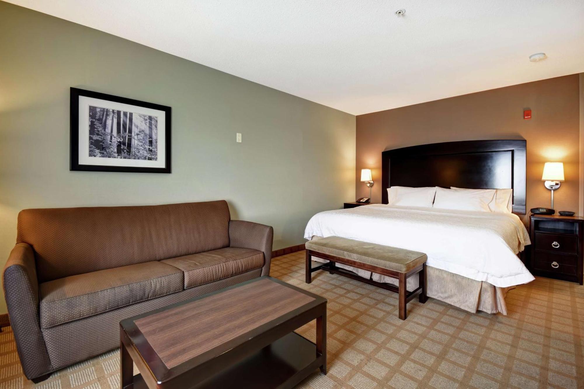 Hampton Inn & Suites Detroit-Canton Exterior photo
