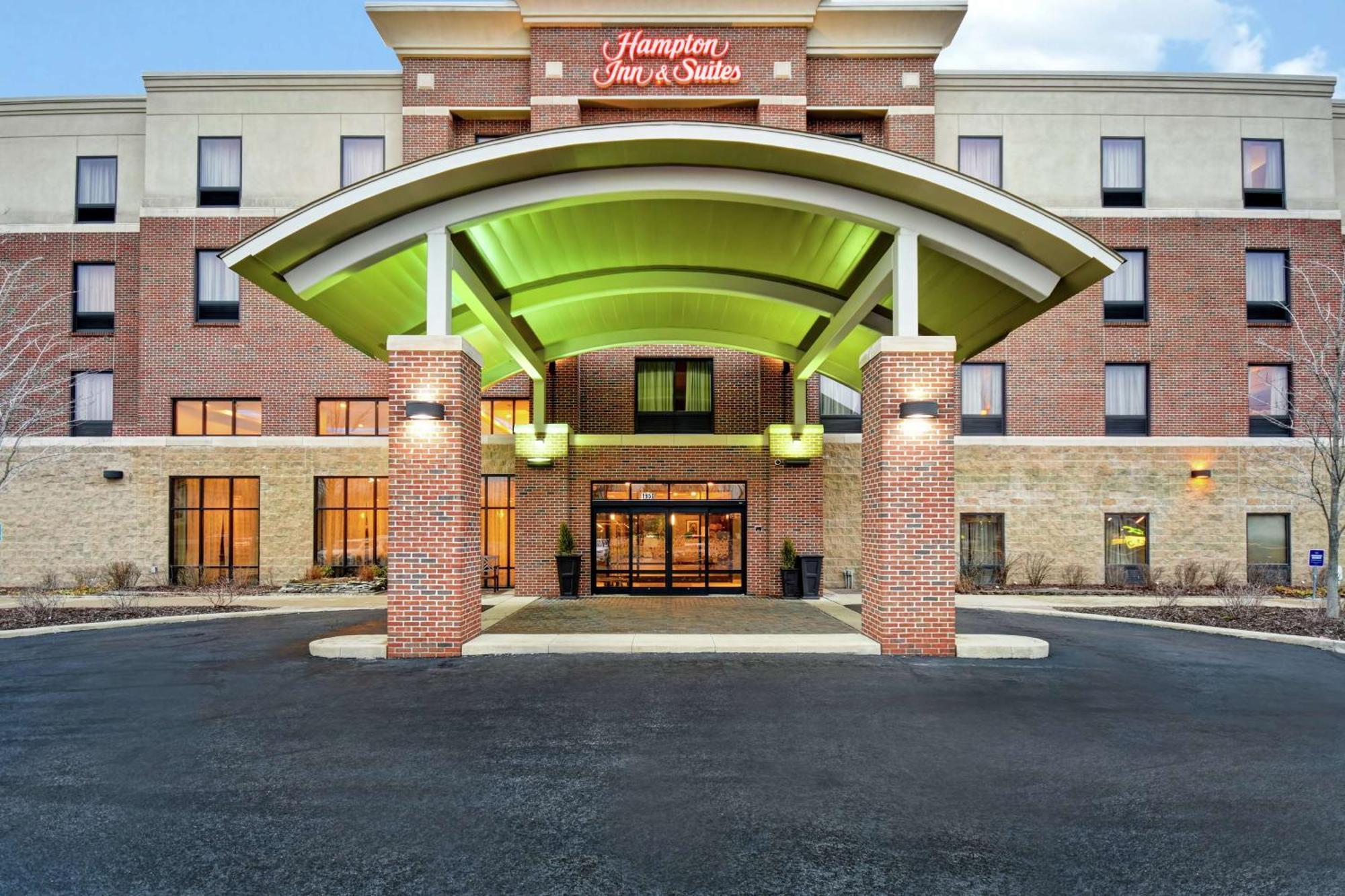 Hampton Inn & Suites Detroit-Canton Exterior photo